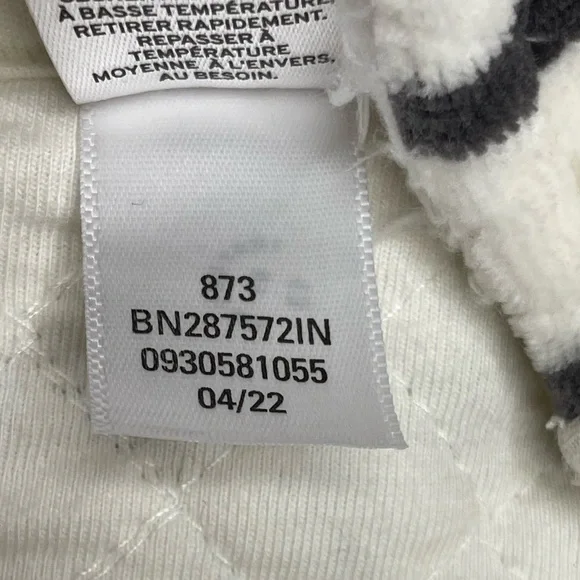 Nordstroms Hooded Bunting - Picture 7 of 10